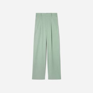 Alternative view of The Draper Pleated Pant in Buttersmooth | Lily Pad | 32 Inseam