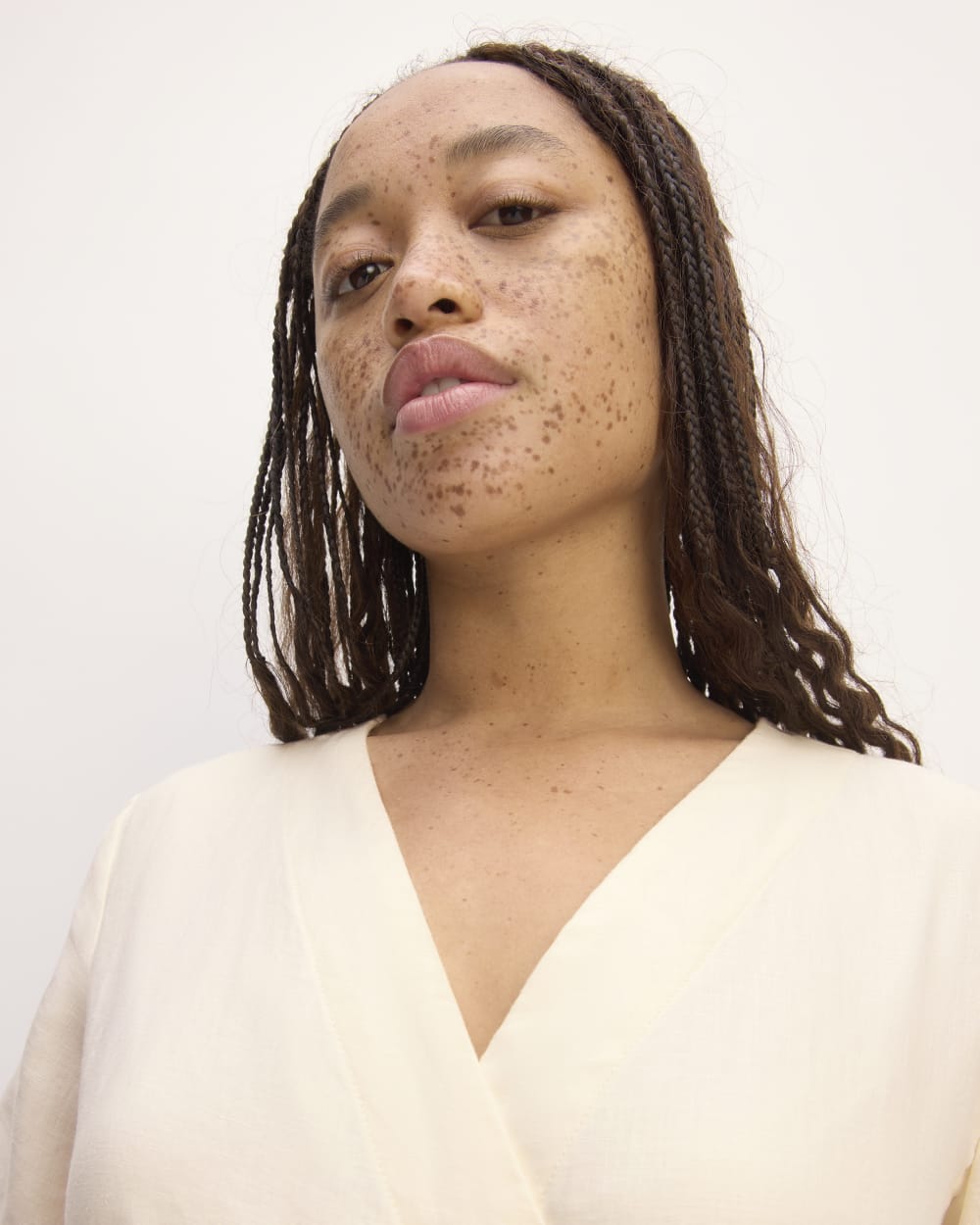 The Wrap Dress in Linen | Bone - Image 4