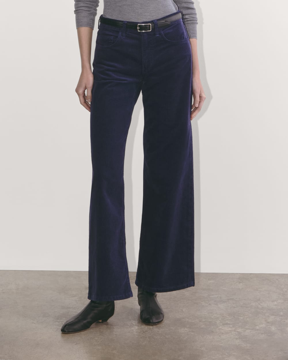 The Mid-Way Pant in Corduroy | Navy - Image 3