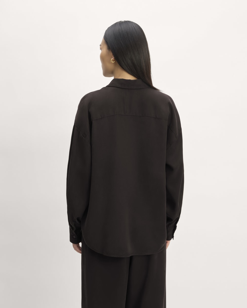 The Oversized Shirt in Butterlite | Black - Image 6