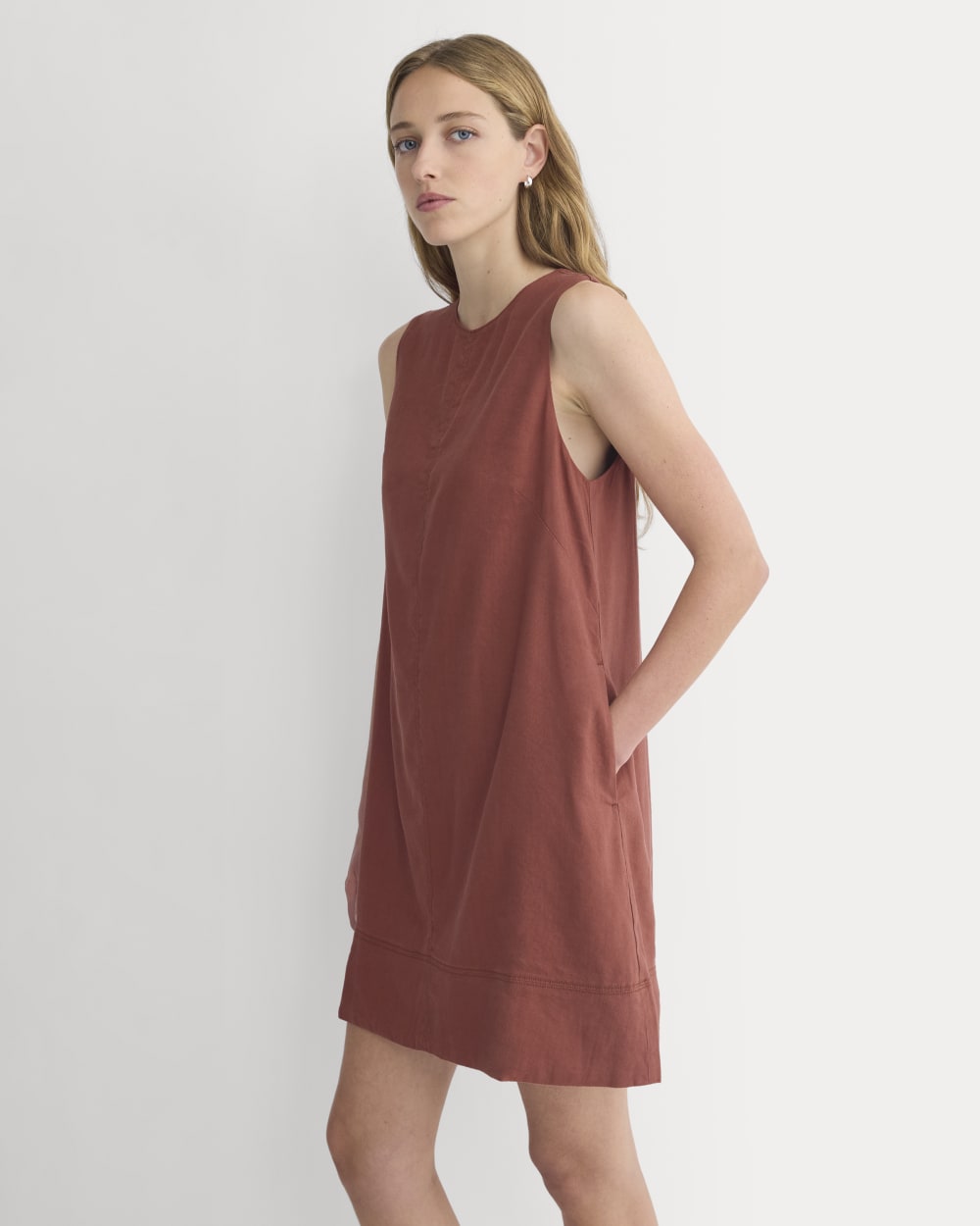 The Shift Dress in Stretch Linen | Henna Red - Image 3