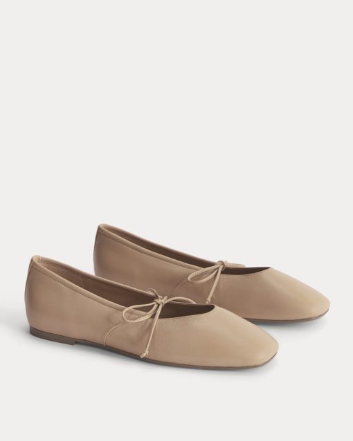 Alternative view of Leather Keyhole Flat | Blush Tan