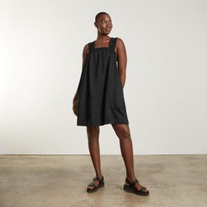 Alternative view of The Smocked Linen Dress | Black
