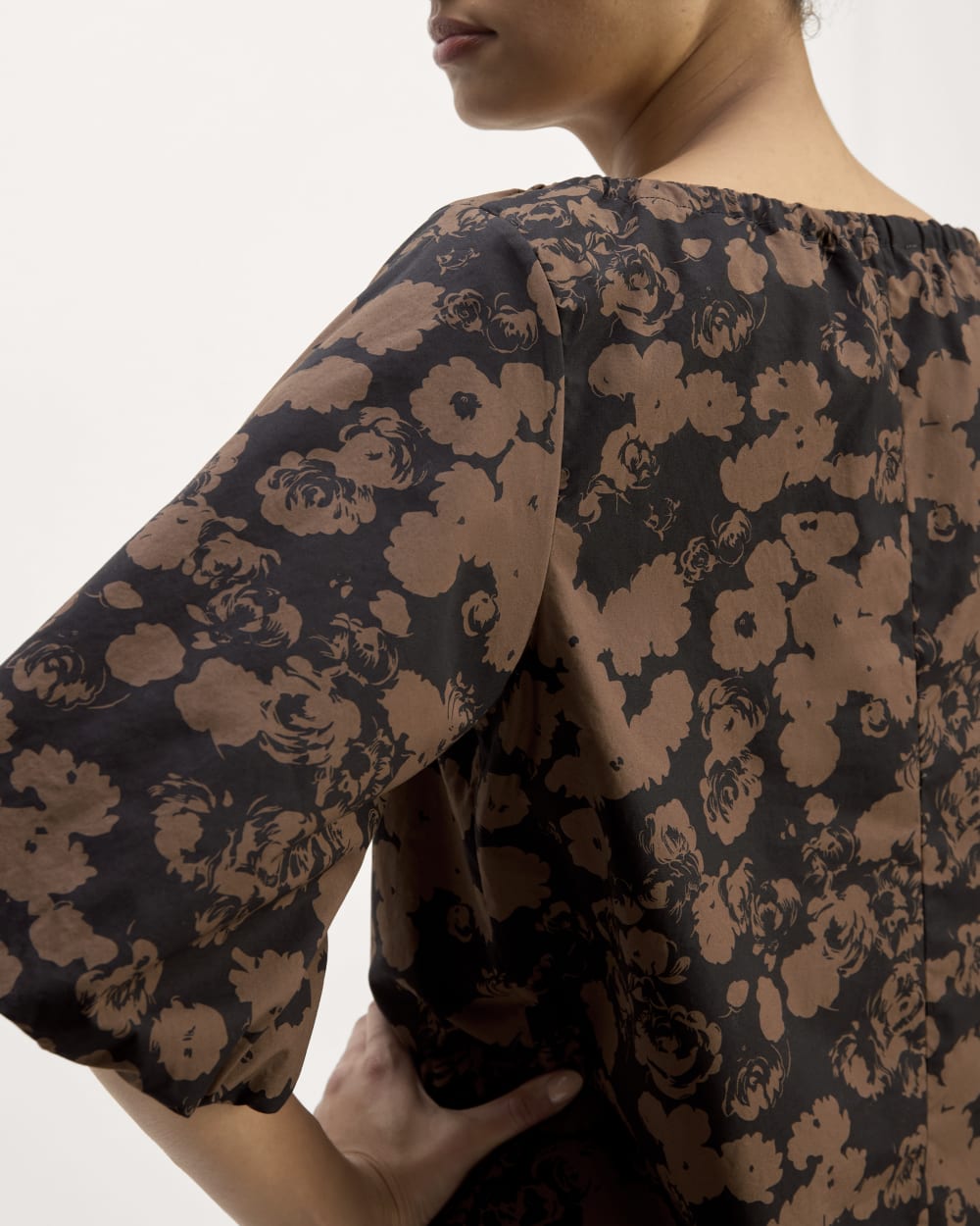 The Supima® Puff-Sleeve Top | Black / Cocoa Floral - Image 5