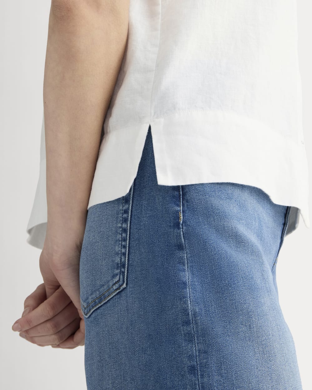 The Notch Shirt in Linen | White - Image 4