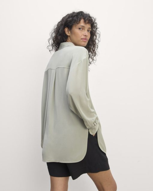 Alternative view of The Boyfriend Shirt in Washable Silk | Seagrass