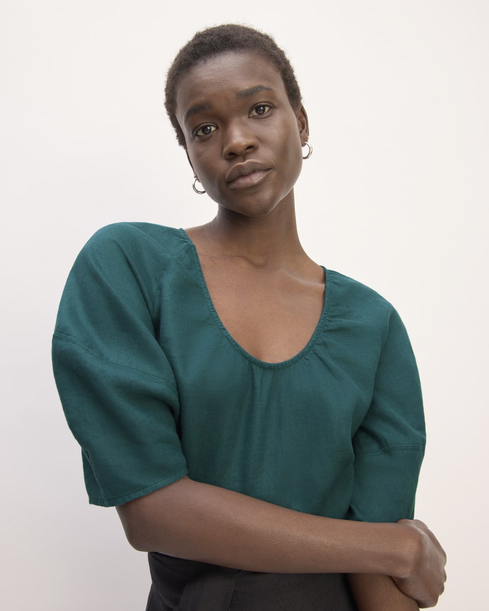 The Scoop Top in Linen | Dark Sea - Image 4