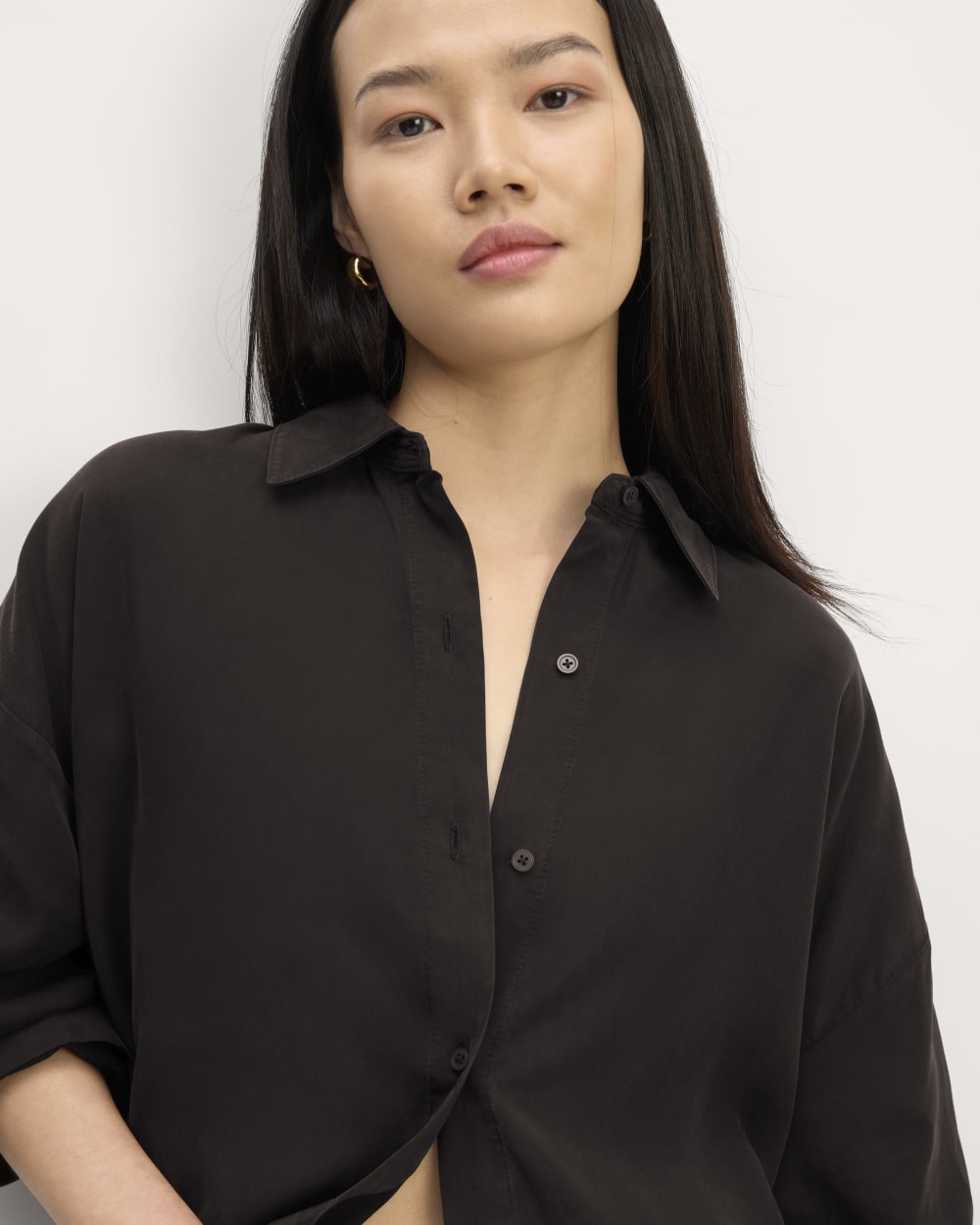 The Oversized Shirt in Butterlite | Black - Image 4