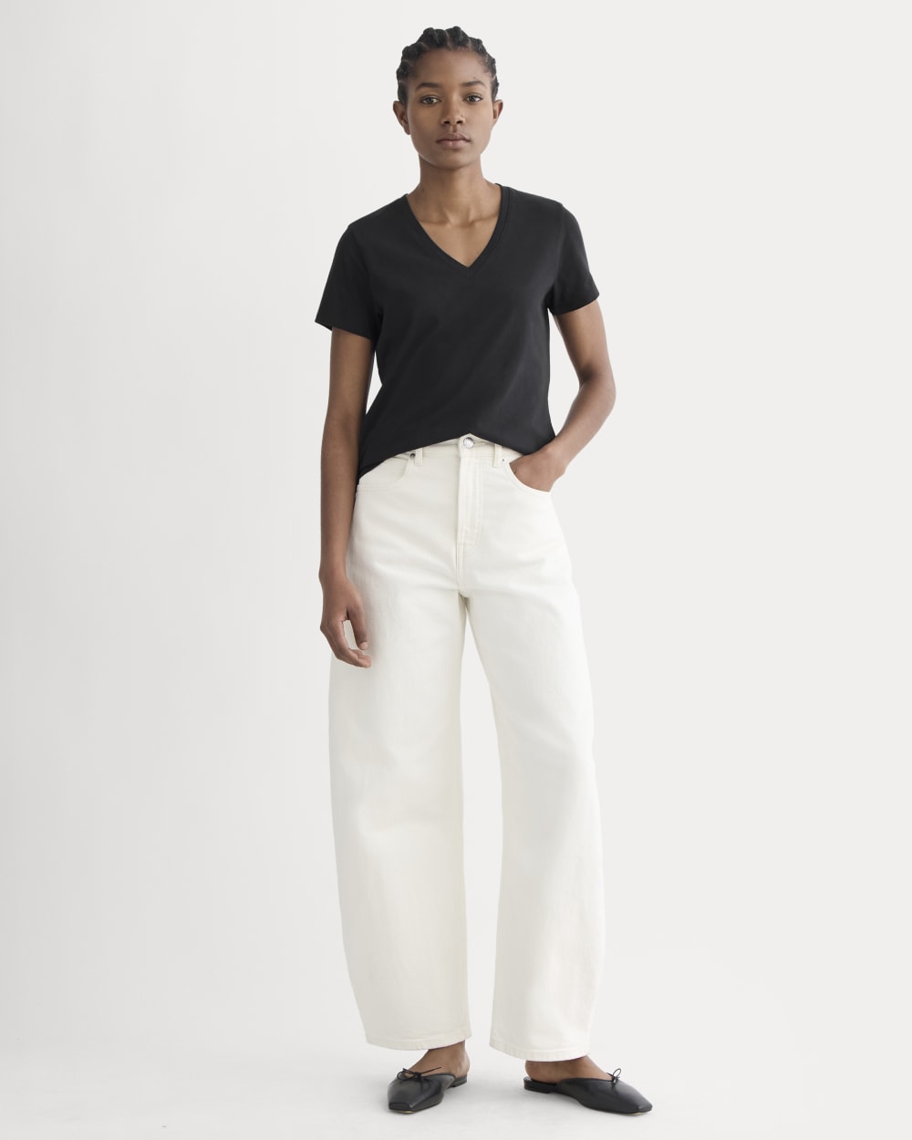 The Slim V-Neck Tee in Essential Cotton | Black - Image 3