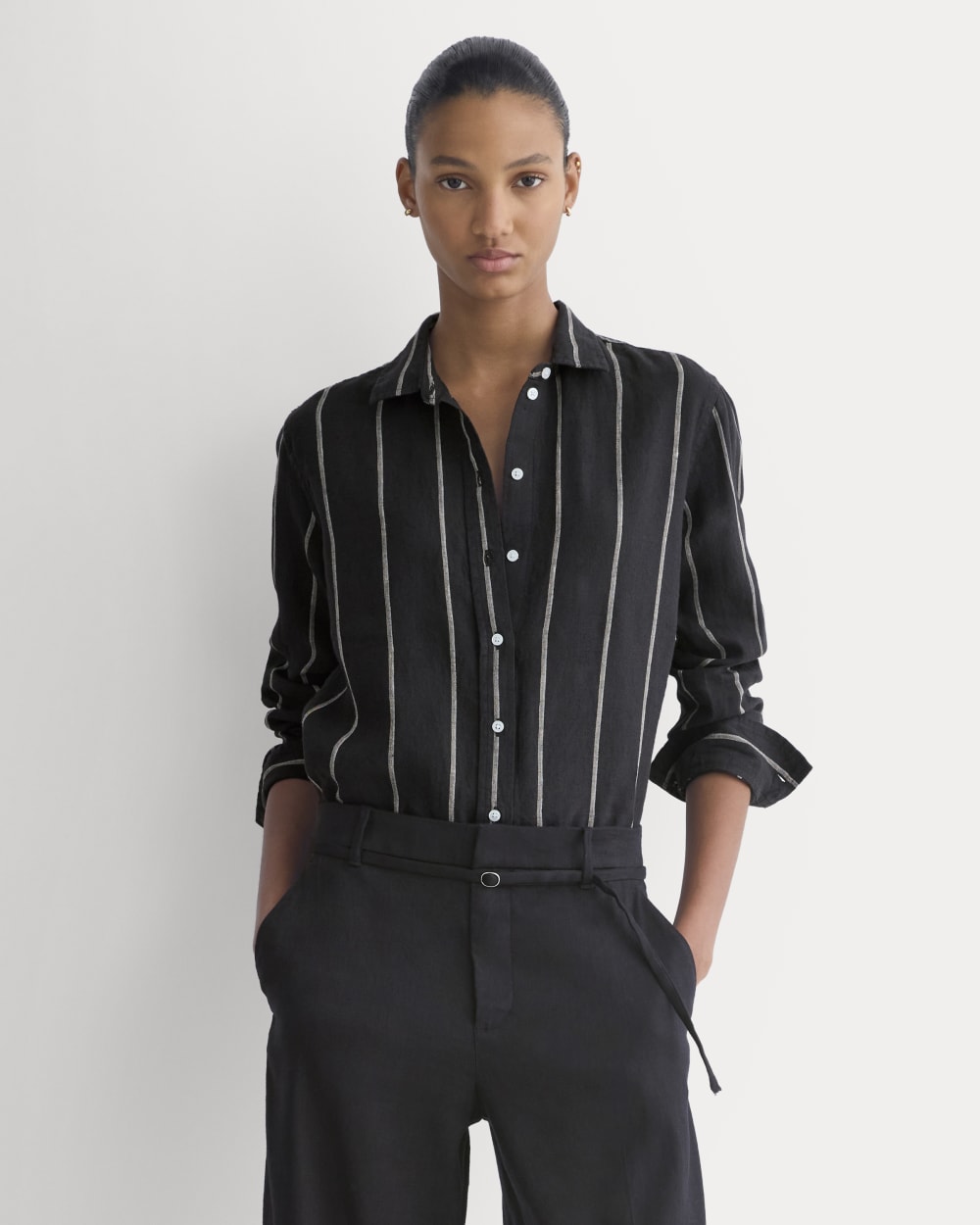 The Must-Have Shirt in Linen | Black - Image 4