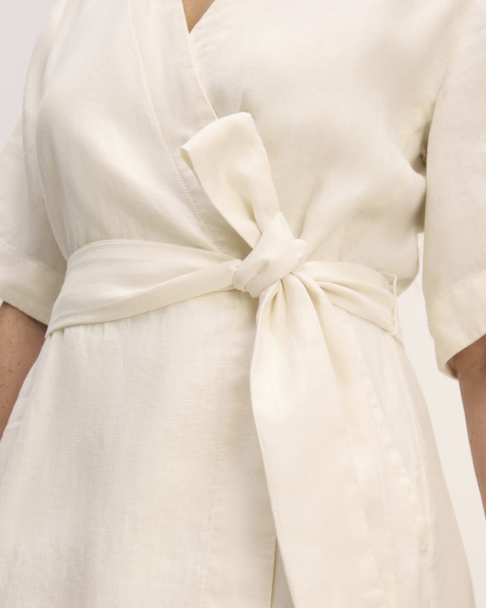 The Wrap Dress in Linen | Bone - Image 5