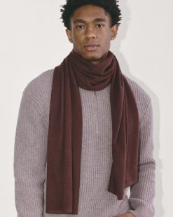 Alternative view of The Cashmere Scarf | Dark Mahogany