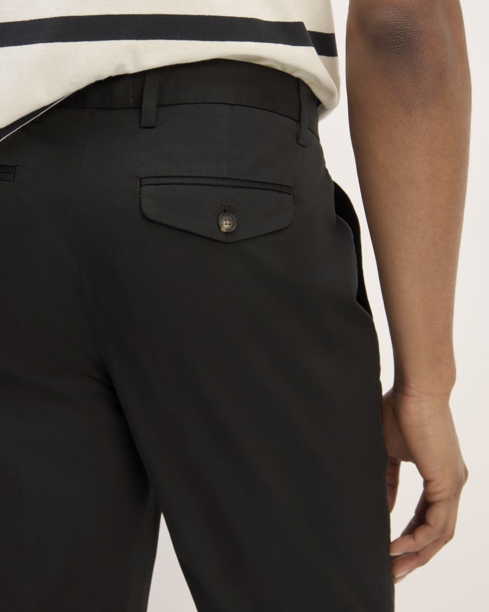 The Relaxed Taper Air Chino | Black - Image 5
