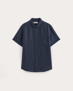 Alternative view of The Classic Short-Sleeve Shirt in Linen | Navy