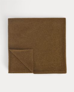 Alternative view of The Cashmere Scarf | Heathered Toffee