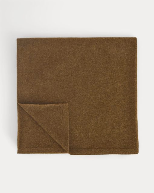 Alternative view of The Cashmere Scarf | Heathered Toffee